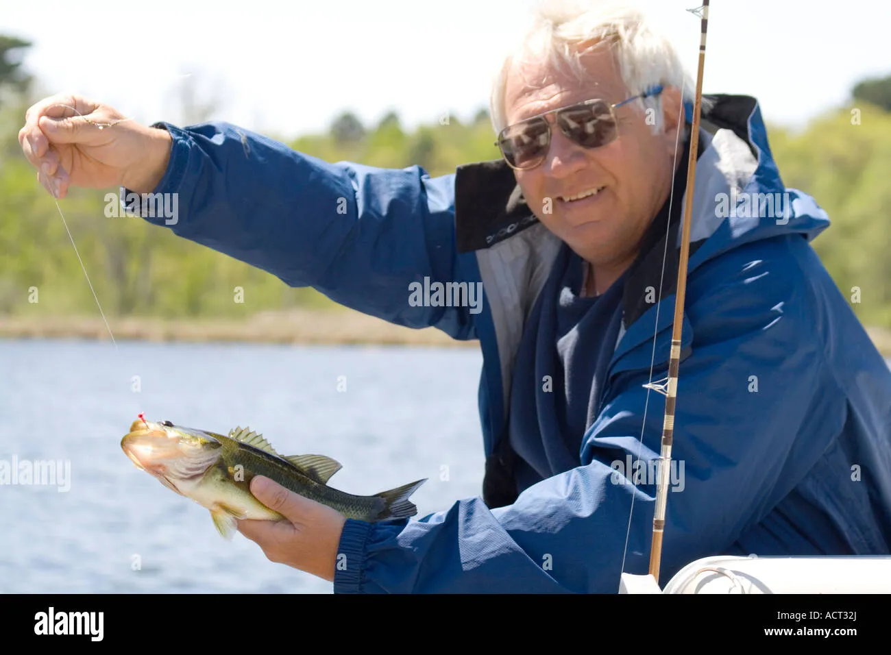 The Buzzbait Startup: Why Letting It Sink is Ruining Your Cast
